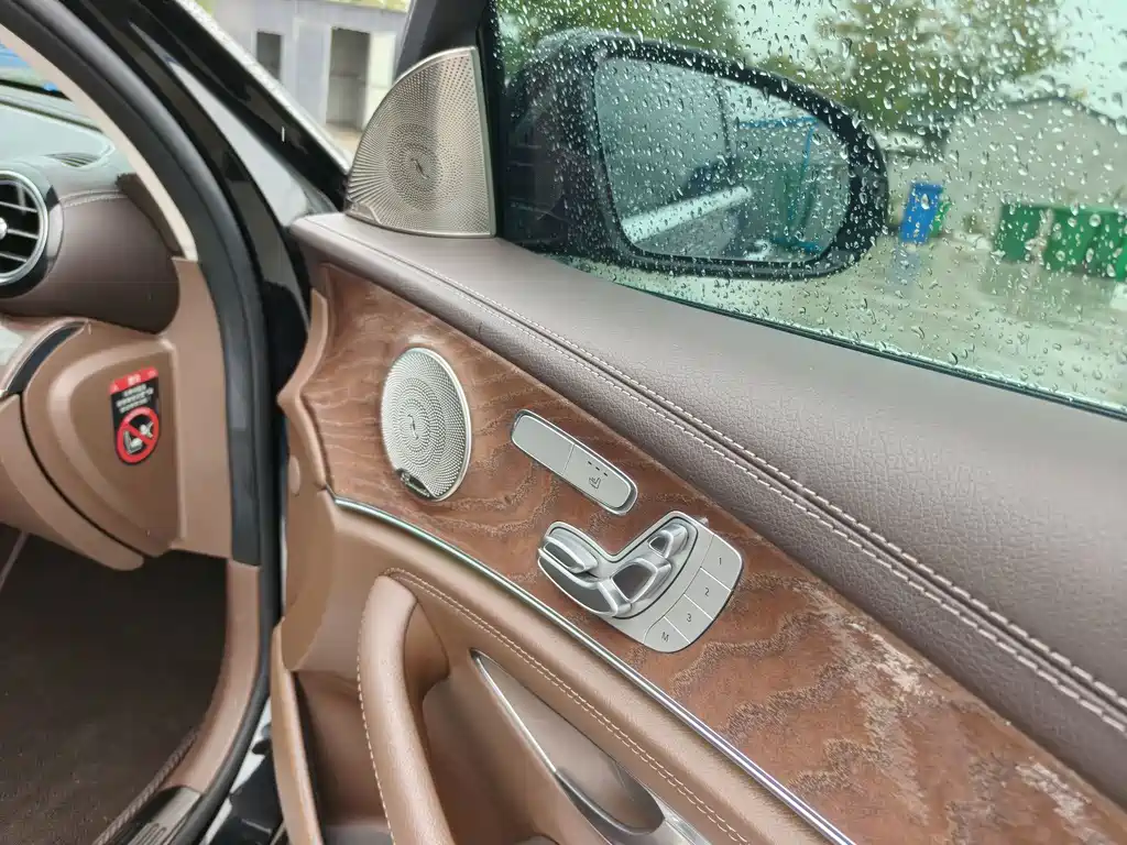 Mercedes-Benz E-Class — миниатюра 19