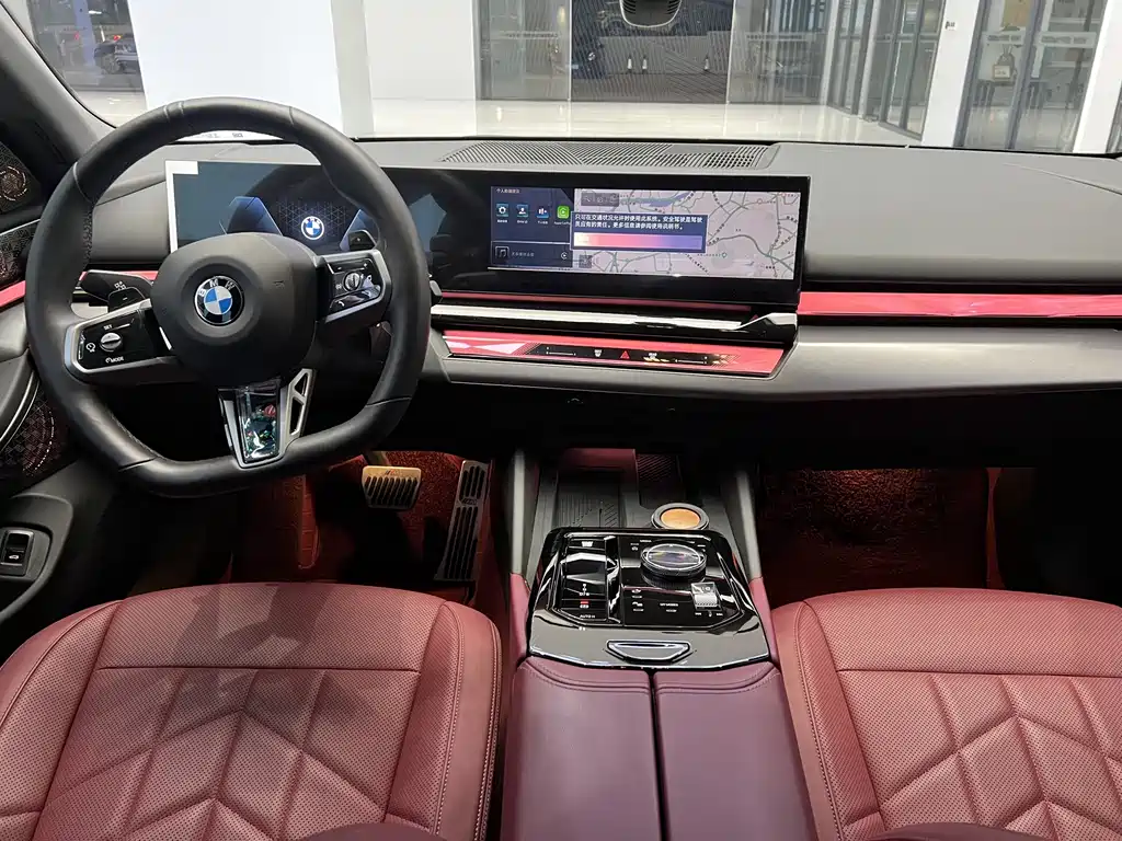 BMW 5 Series — миниатюра 7