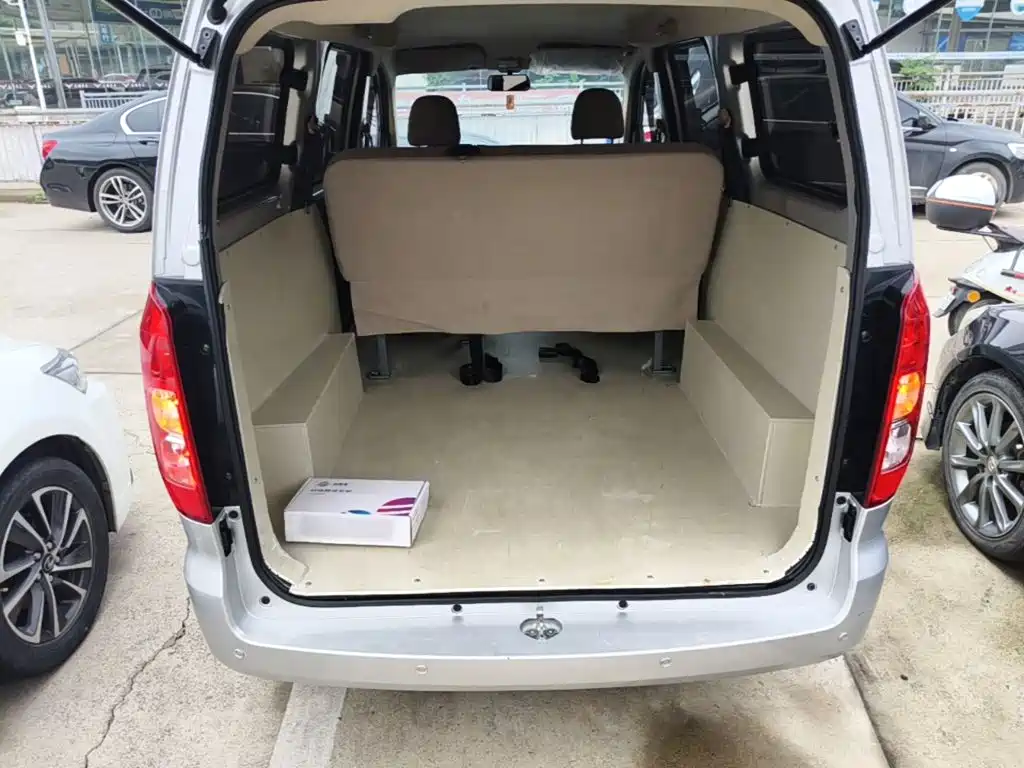 Wuling Hongguang V — миниатюра 19