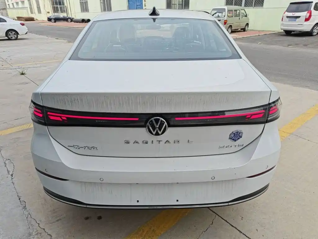 Volkswagen Sagitar — миниатюра 6