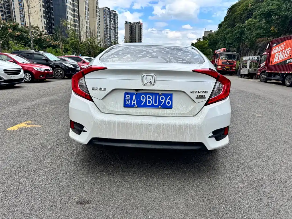 Honda Civic — миниатюра 8