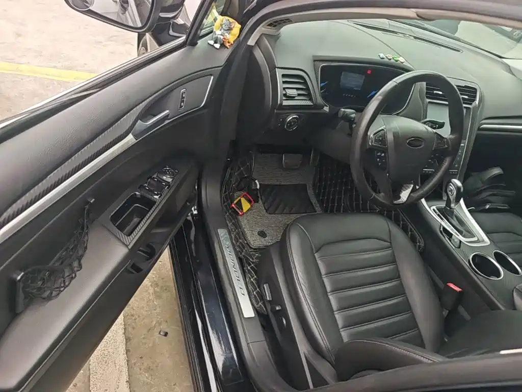 Ford Mondeo — миниатюра 16