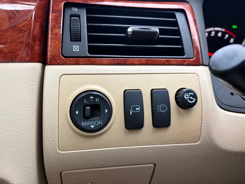 Toyota Crown — миниатюра 19