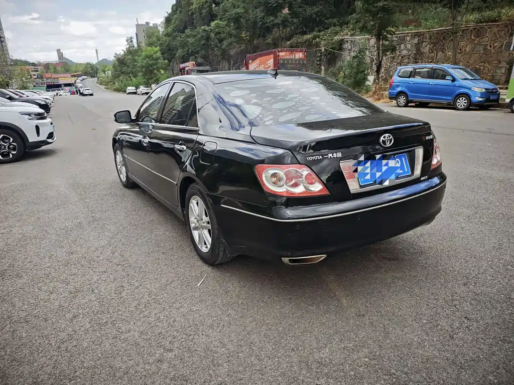 Toyota Reiz — миниатюра 8