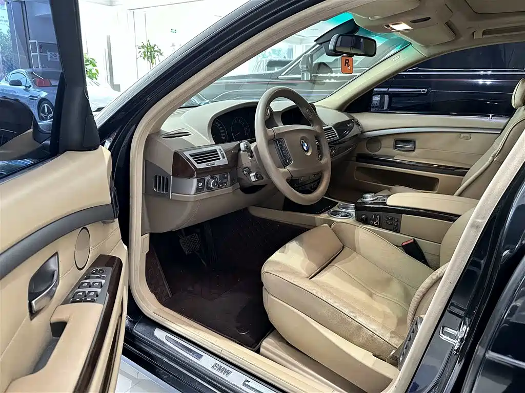BMW 7 Series 7 2005 740Li