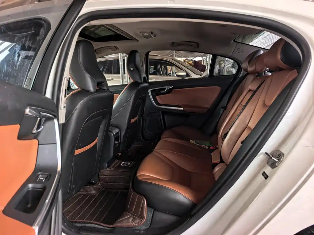Volvo S60 — миниатюра 9