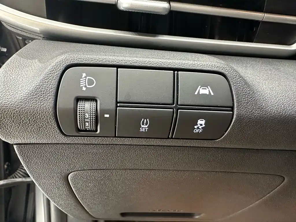 Hyundai Elantra — миниатюра 9