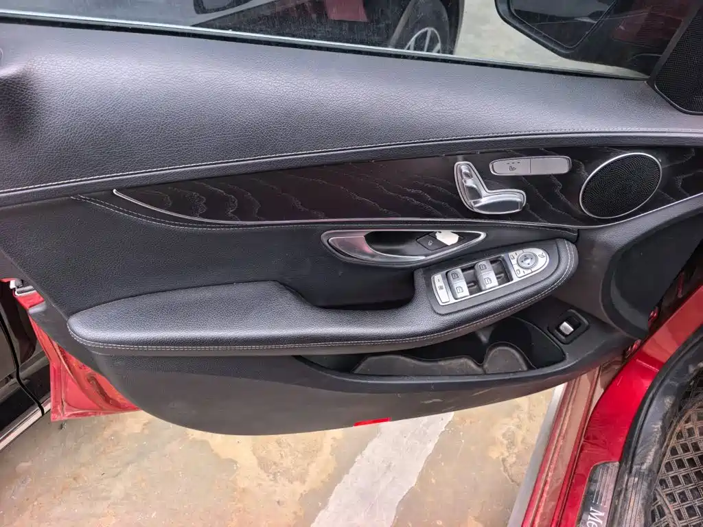 Mercedes-Benz C-Class — миниатюра 6