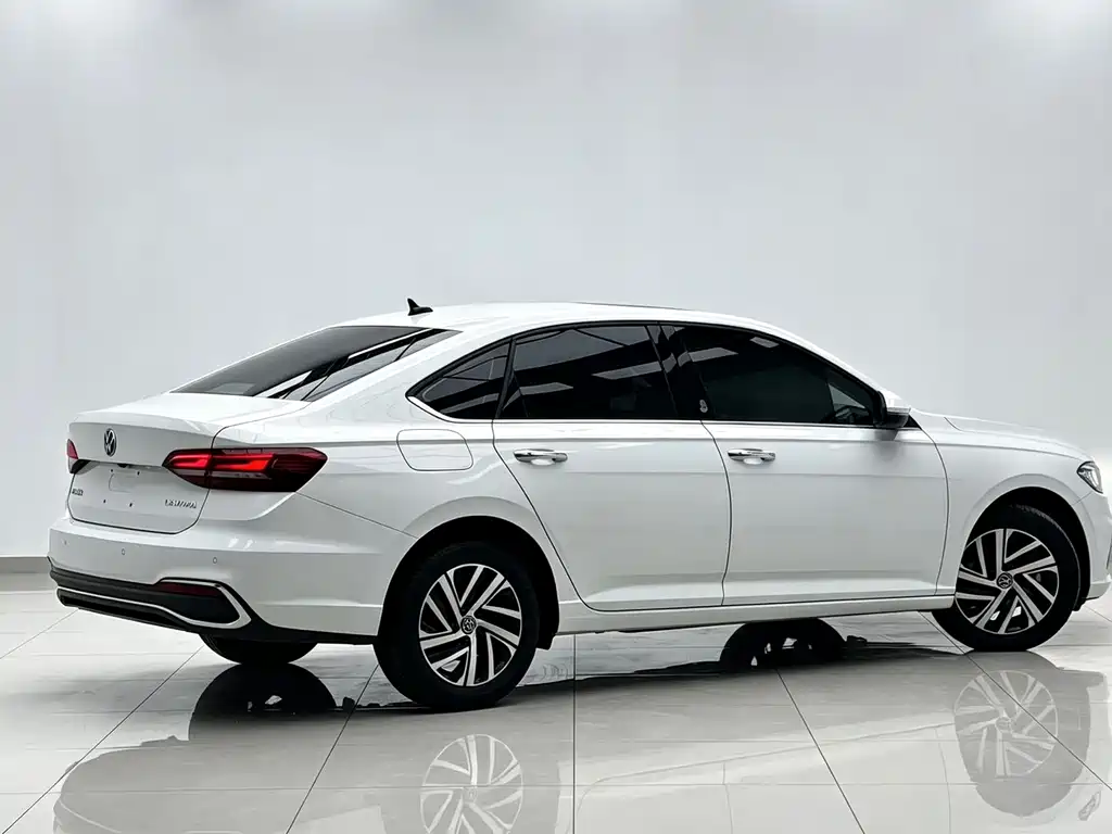 Volkswagen Lavida — миниатюра 4