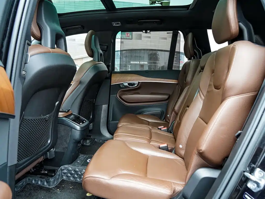 Volvo XC90 — миниатюра 20