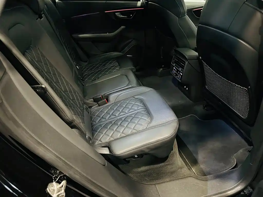 Audi Q8 2023 55 TFSI Premium