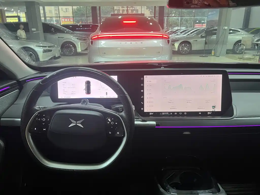 XPeng P7 — миниатюра 12