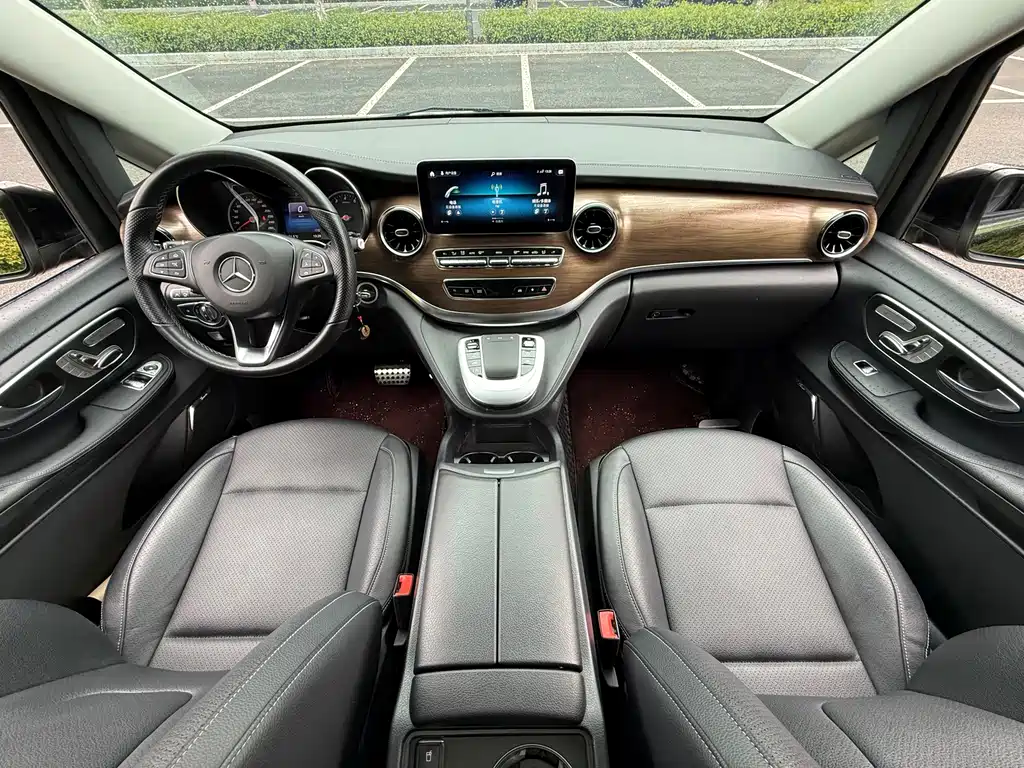 Mercedes-Benz V-Class — миниатюра 13