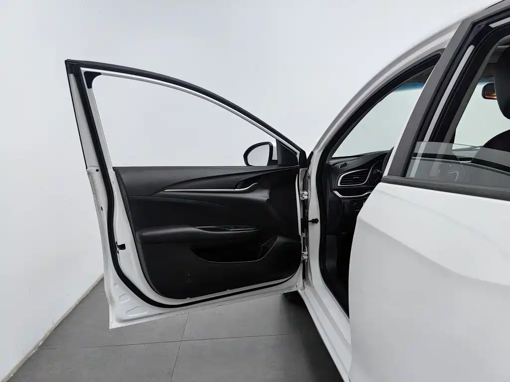 Buick Excelle — миниатюра 8