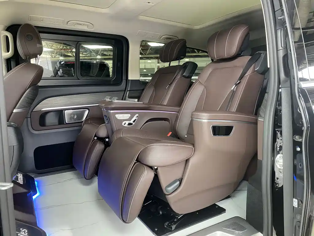 Mercedes-Benz V-Class — миниатюра 10