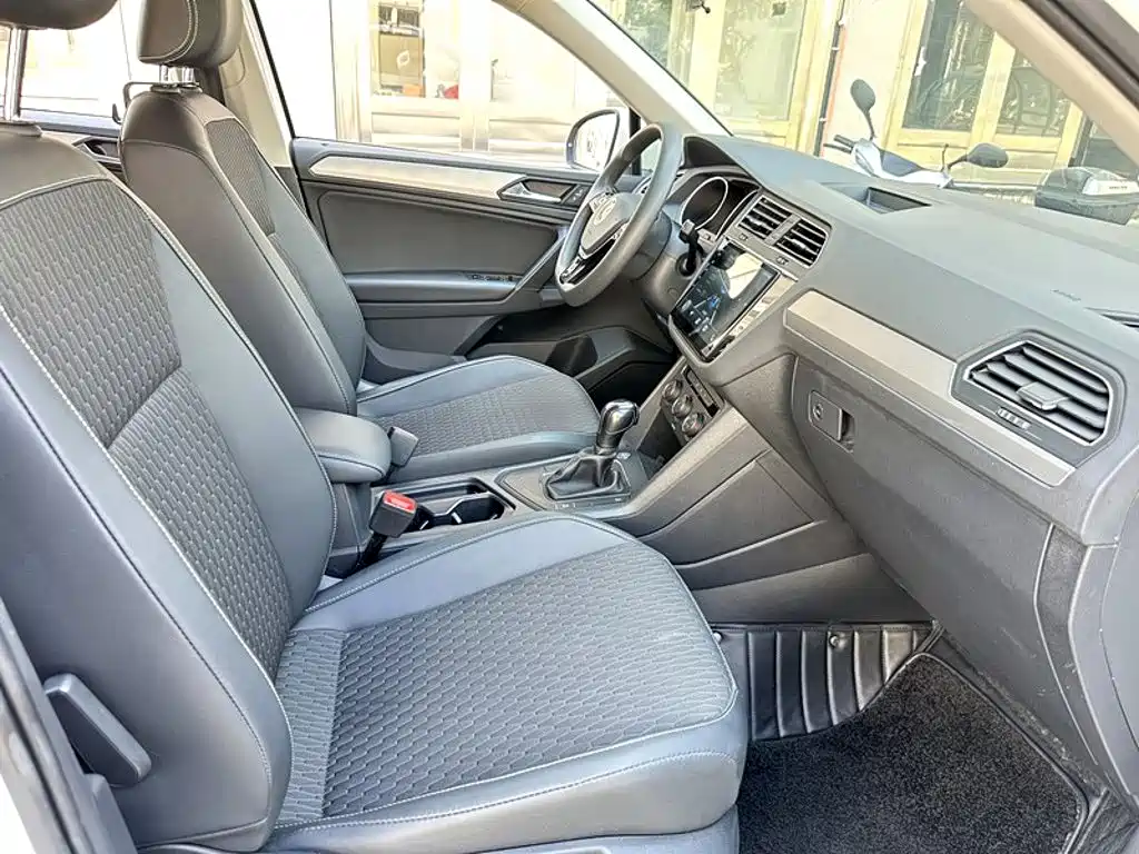 Volkswagen Tiguan L — миниатюра 9