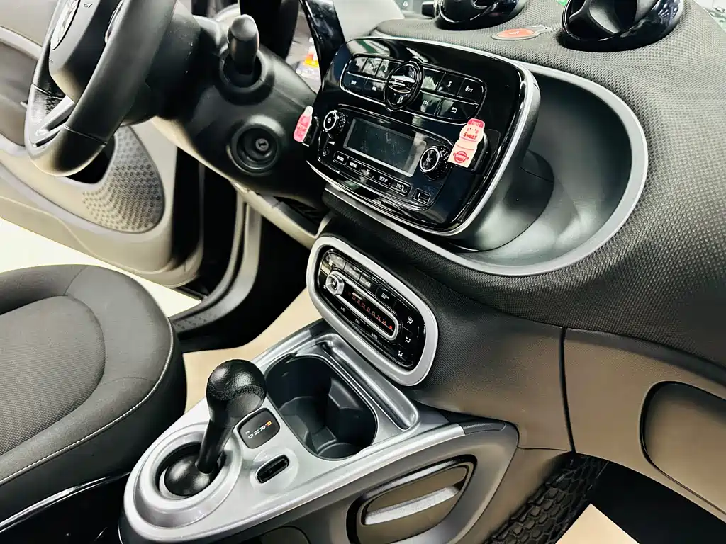 smart Smart Fortwo — миниатюра 19