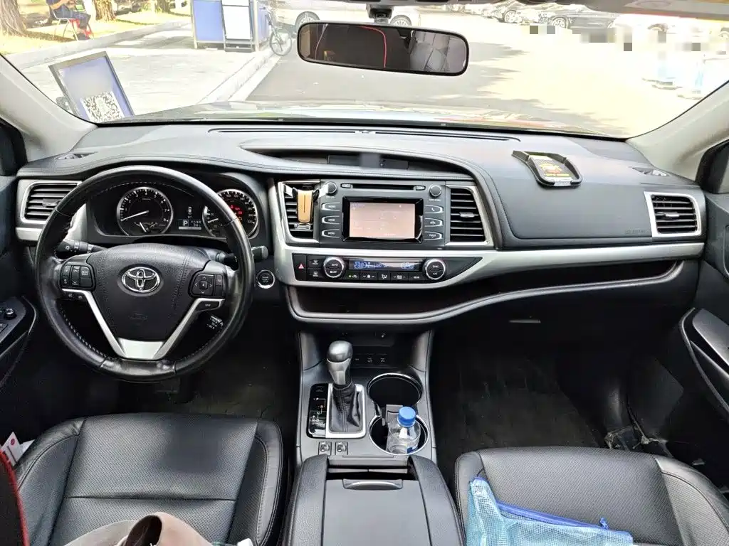 Toyota Highlander — миниатюра 10