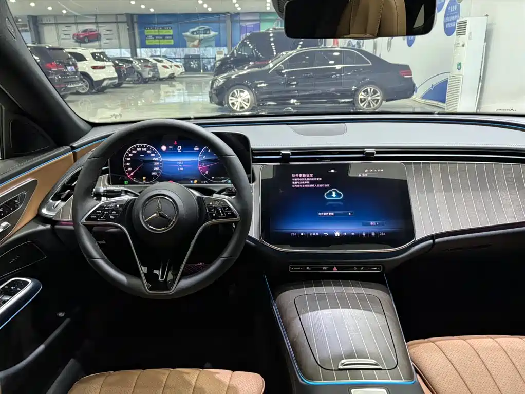 Mercedes-Benz E-Class E 2025 E 300 L Fashion