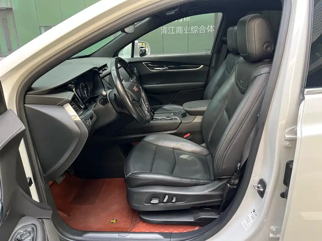 CADILLAC XT5