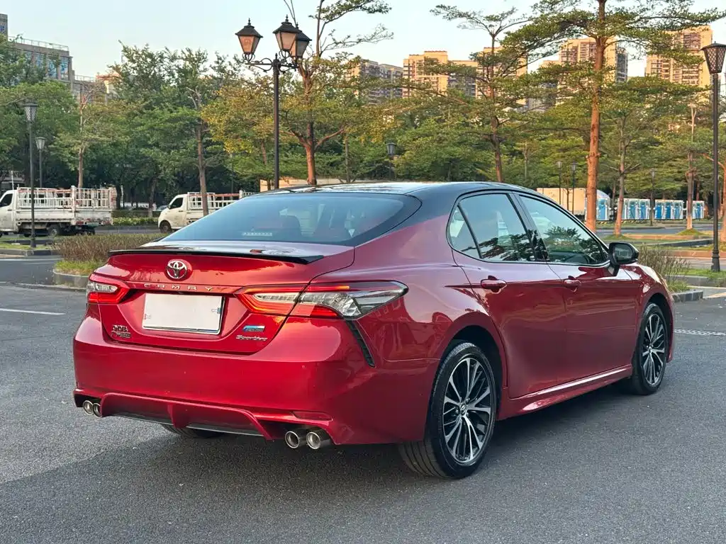 Toyota Camry — миниатюра 20