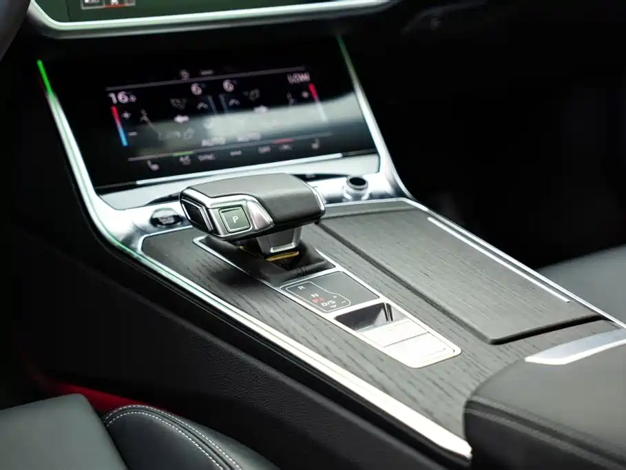 Audi A6L — миниатюра 10