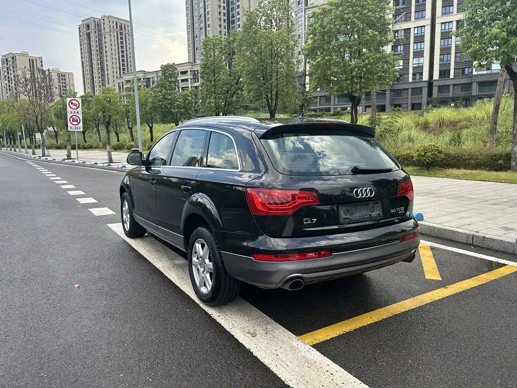 Audi Q7 — миниатюра 4