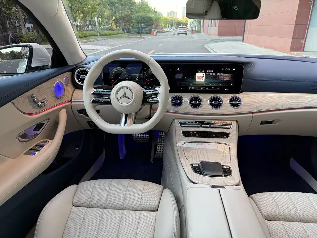 Mercedes-Benz E-Class (Import) — миниатюра 7