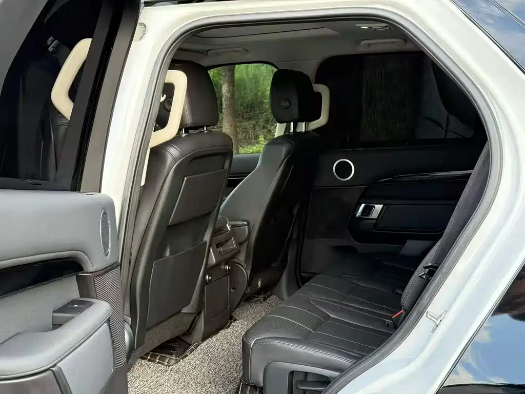 Land Rover Discovery — миниатюра 4