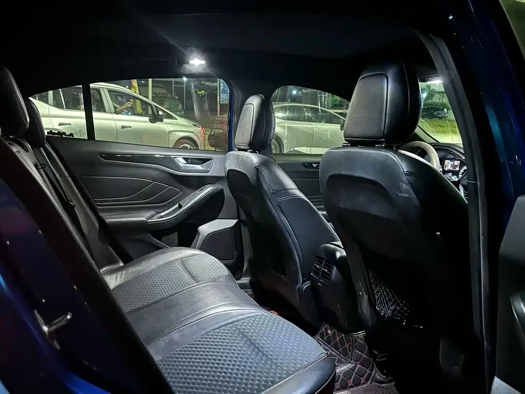 Ford Focus — миниатюра 4