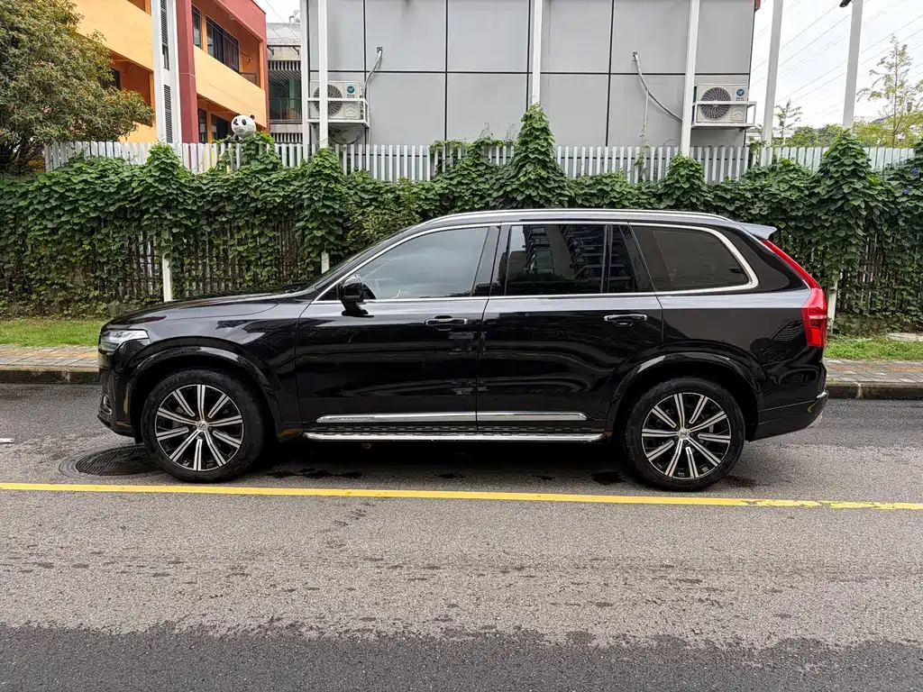 Volvo XC90 — миниатюра 9