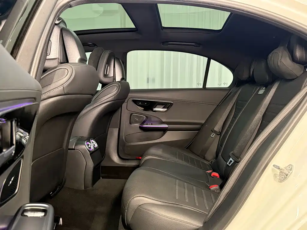 Mercedes-Benz C-Class — миниатюра 16