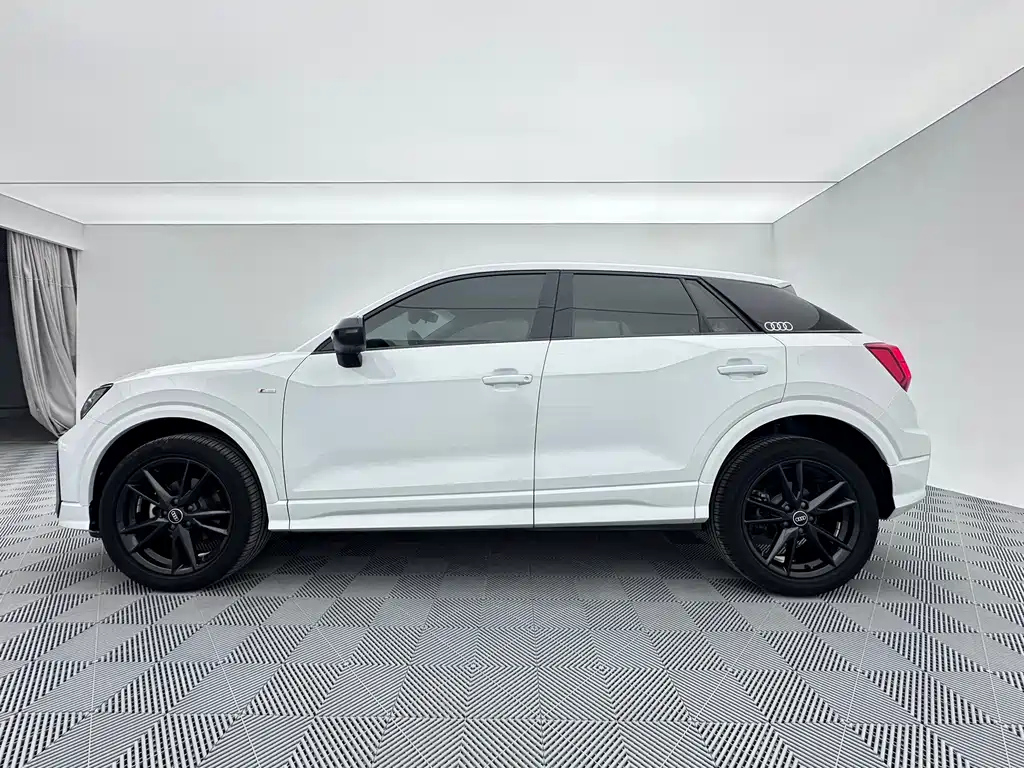 Audi Q2L — миниатюра 8