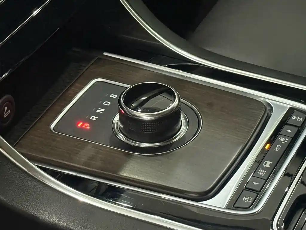 Jaguar XFL — миниатюра 19