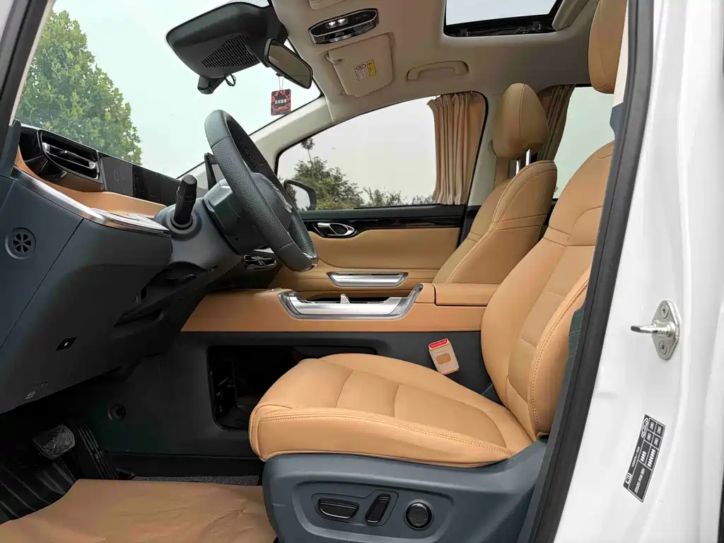 GAC Motor Trumpchi E8 PHEV — миниатюра 5
