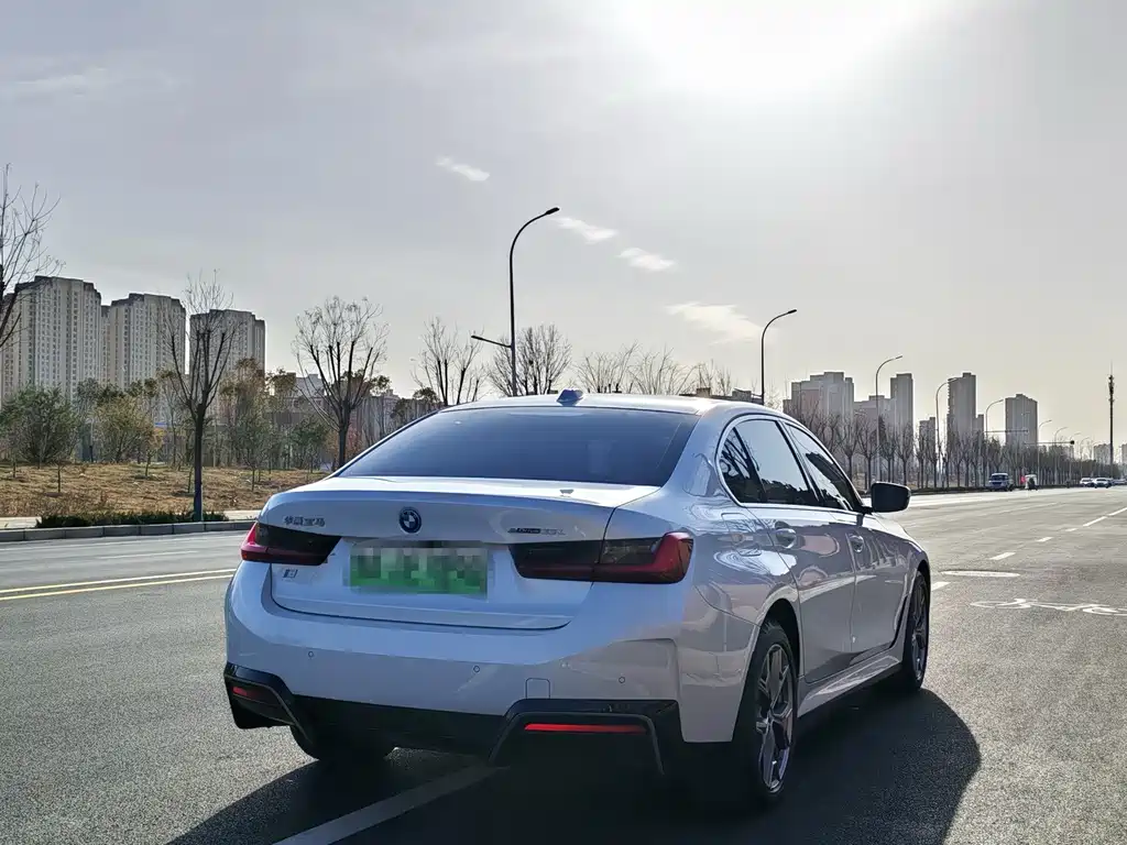 BMW i3 — миниатюра 12