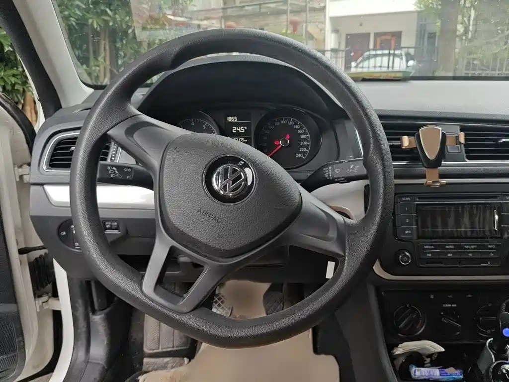 Volkswagen Lavida — миниатюра 3
