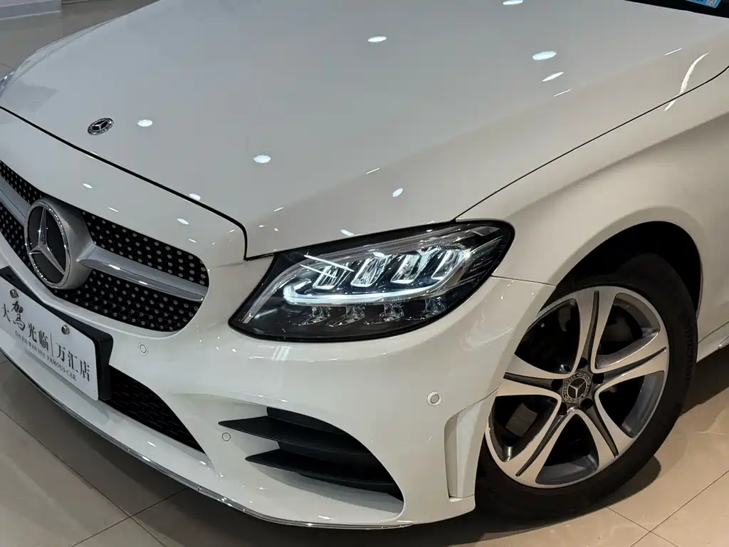 Mercedes-Benz C-Class — миниатюра 11