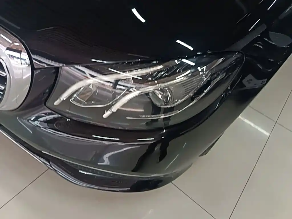 Mercedes-Benz E-Class — миниатюра 24