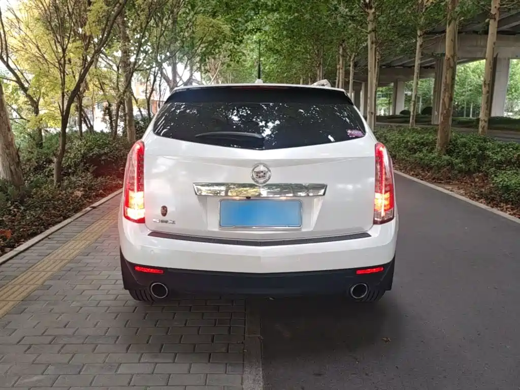 Cadillac SRX — миниатюра 6