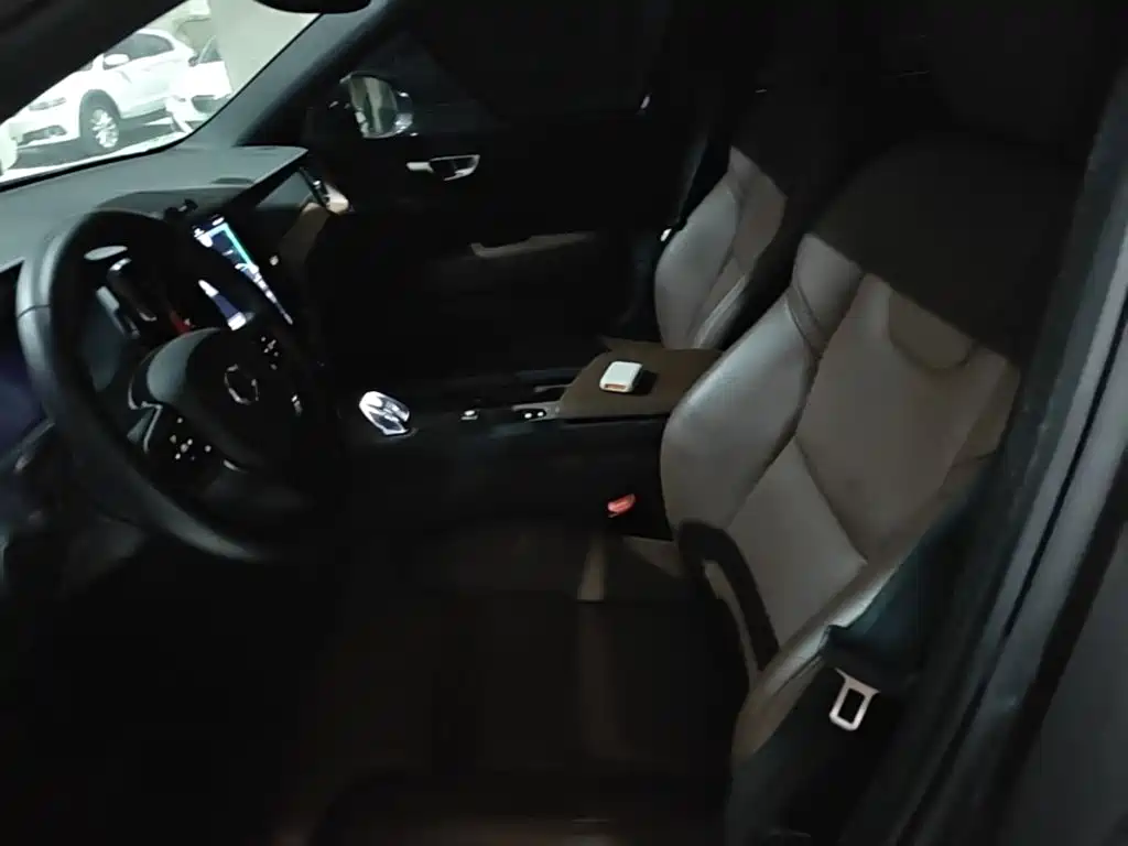 Volvo XC60 — миниатюра 19