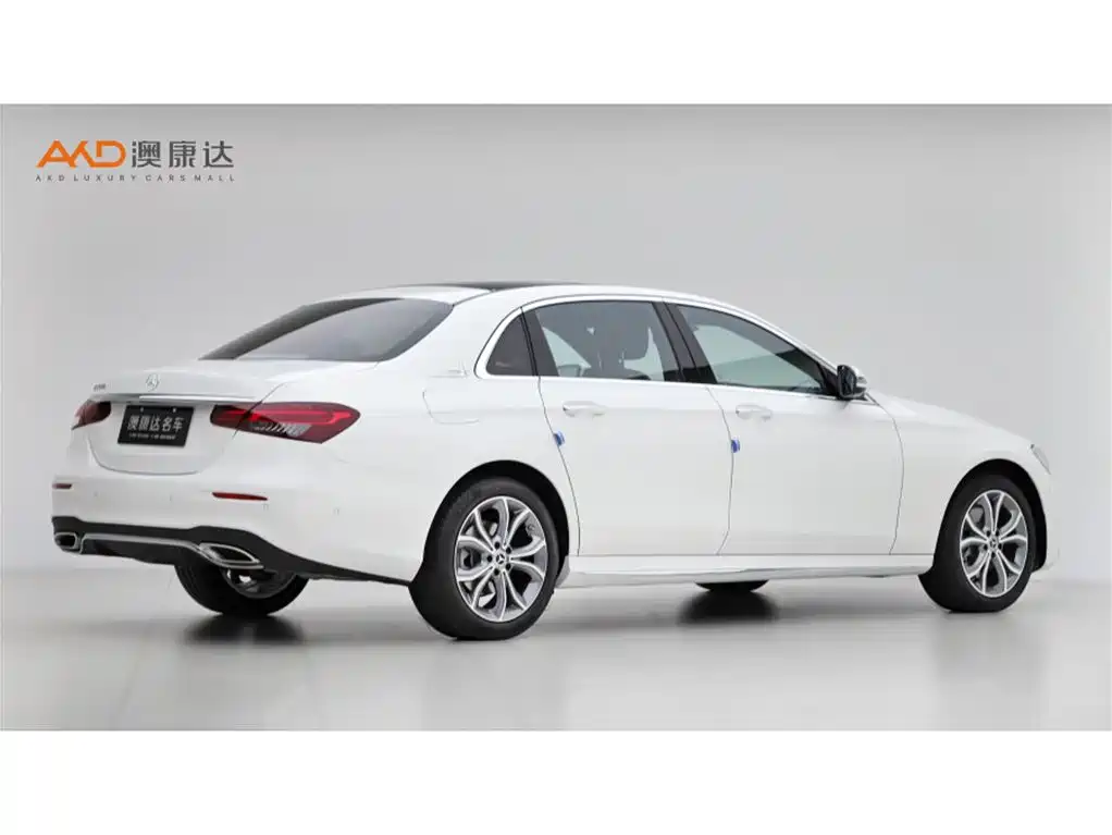 Mercedes-Benz E-Class — миниатюра 3