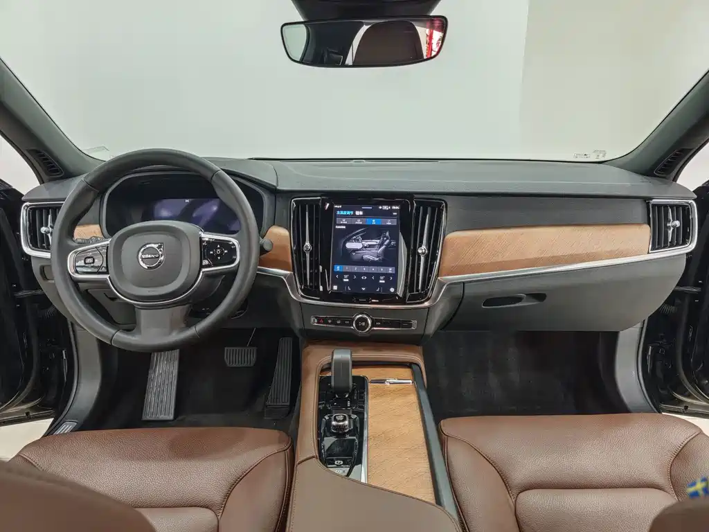 Volvo S90 2024 B5 Luxury