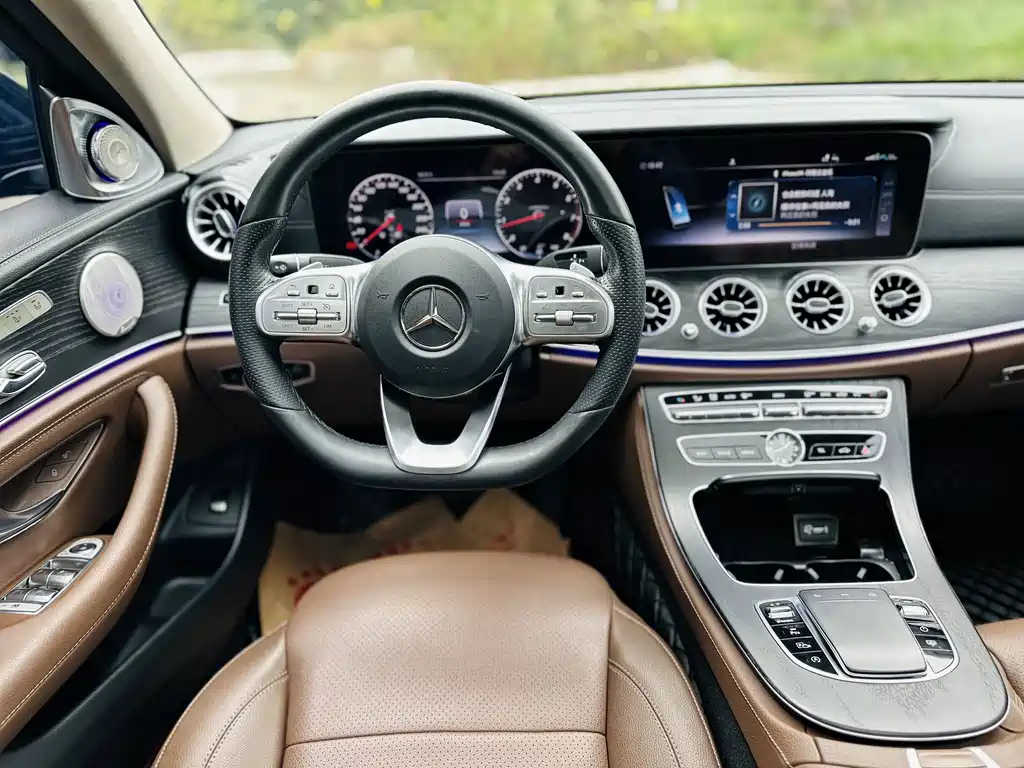 MERCEDES-BENZ E CLASS