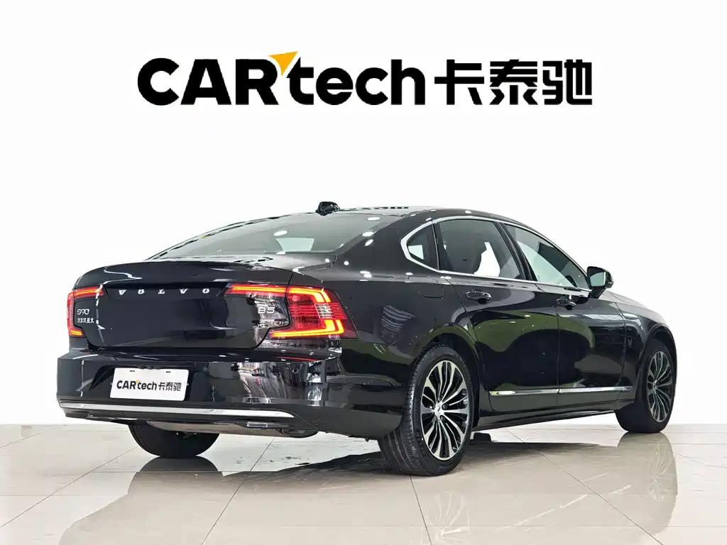 Volvo S90 2024 B5 Luxury