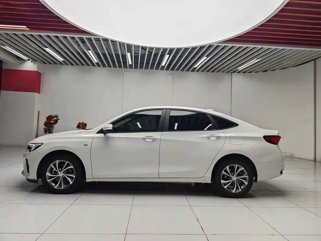 Buick Verano — миниатюра 11