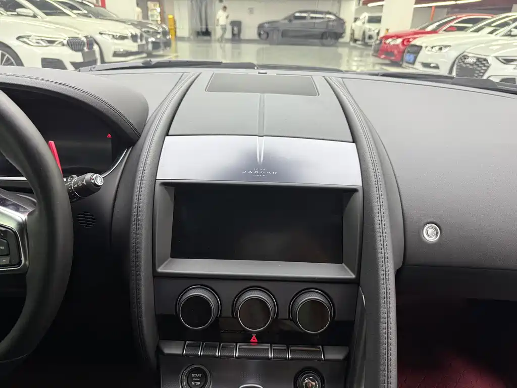 Jaguar F-TYPE — миниатюра 10