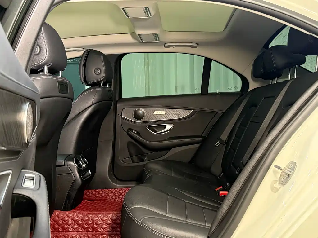 Mercedes-Benz C-Class — миниатюра 15