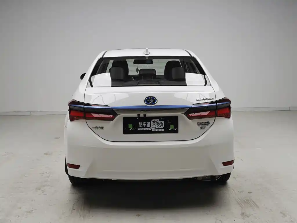 Toyota Corolla Hybrid — миниатюра 5
