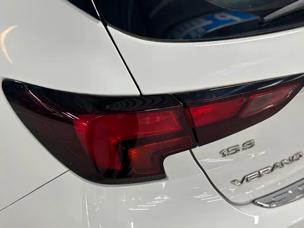Buick Verano — миниатюра 8